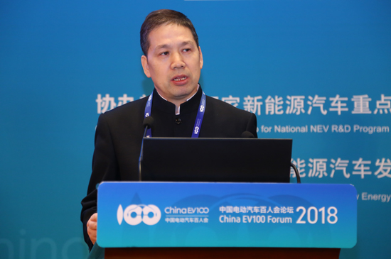 1516512128772071833.jpg 峰會(huì)3:周晉峰-中國綠發(fā)會(huì)秘書長(zhǎng)、羅馬俱樂部成員.jpg