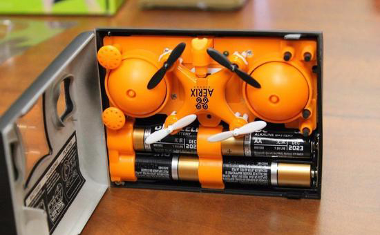 【組圖】堪稱史上最小無人機 用5號電池售價僅30美元