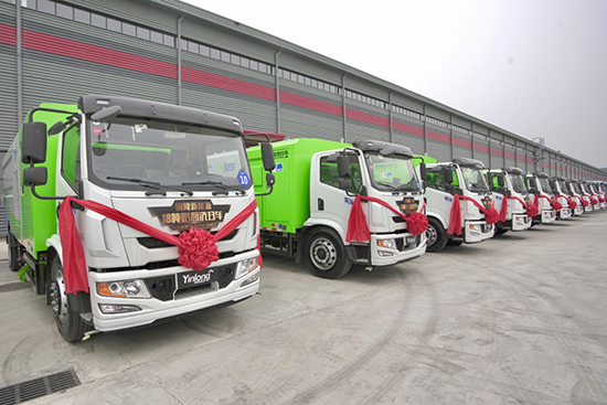 銀隆新能源多功能抑塵車出擊，車過無塵！