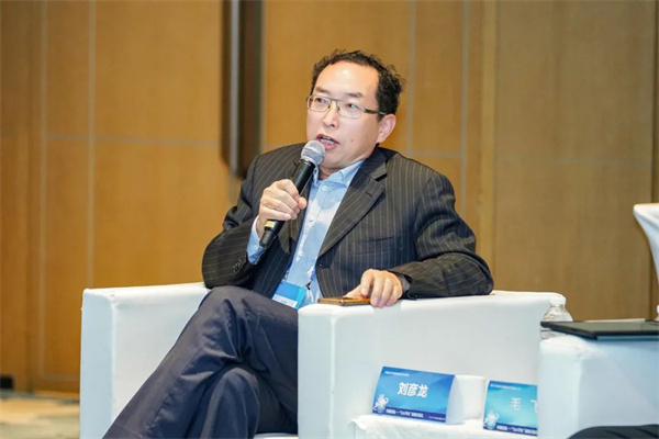 “Li+學社”高端對話：警惕全球化機遇下，鋰電企業的出海挑戰和技術迭代風險