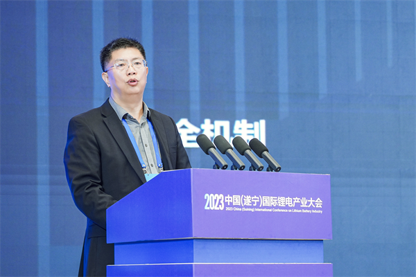 安邁特李永偉:一次蒸鍍成膜技術(shù)將加速?gòu)?fù)合集流體的量產(chǎn)化應(yīng)用 安邁特李永偉:一次蒸鍍成膜技術(shù)將加速?gòu)?fù)合集流體的量產(chǎn)化應(yīng)用