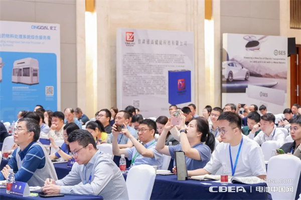 動力電池實現“千里躍遷” 動力電池實現“千里躍遷”