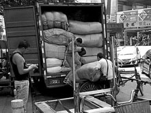 送布工的一天：如果開禁 我只能回老家謀生