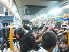 市民：公交建設不完善 禁摩限電不可能